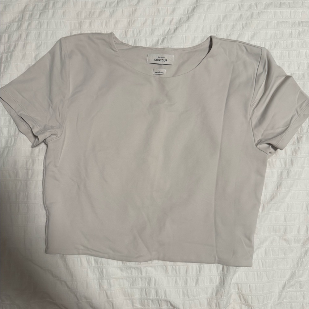aritzia contour shirt size L